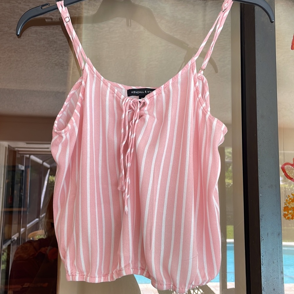 Cute Kendall and Kylie top💗